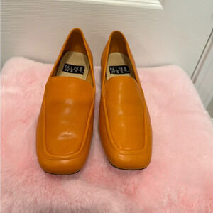 Nine West
Vintage orange “Edina" Leather
Heeled Loafers Size : 6.5 M